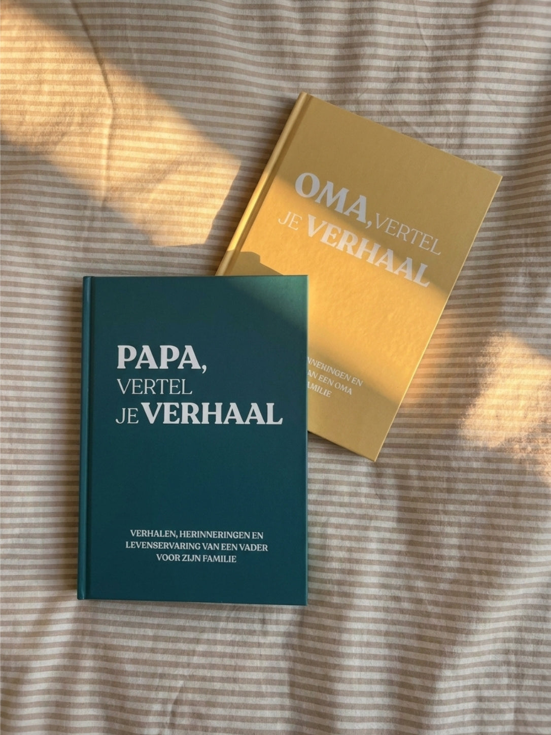 De invulboeken Papa, vertel je verhaal en Oma, vertel je verhaal van LevensPaginas.nl